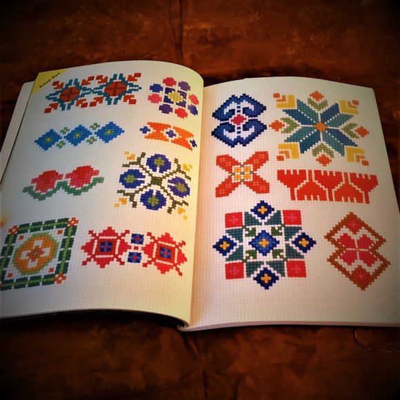 ONDORI Cross Stitch in Small Designs book 1977 - Picture 9 of 13